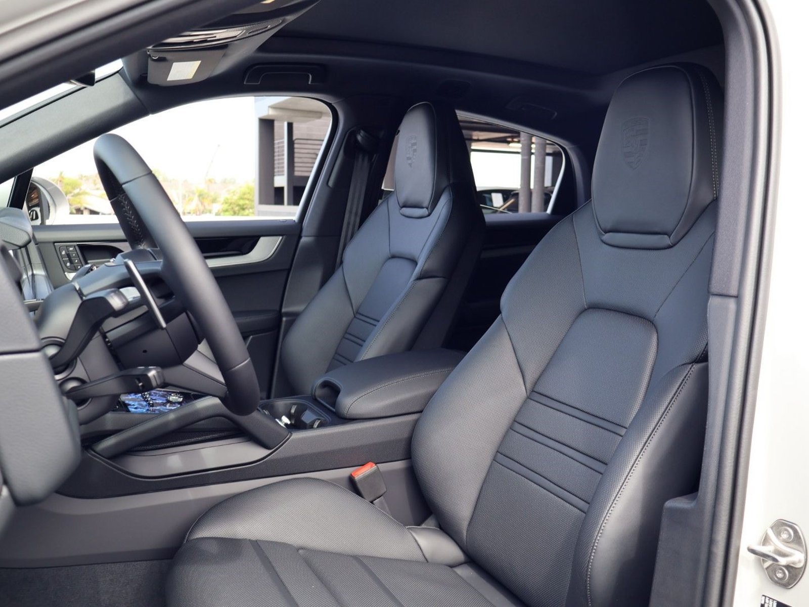 New 2026 Porsche Cayenne Coupe AWD/4WD image 5