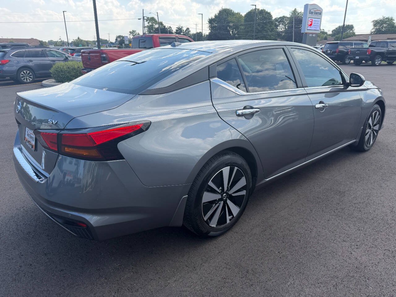 Used 2022 Nissan Altima 2.5 SV FWD image 5