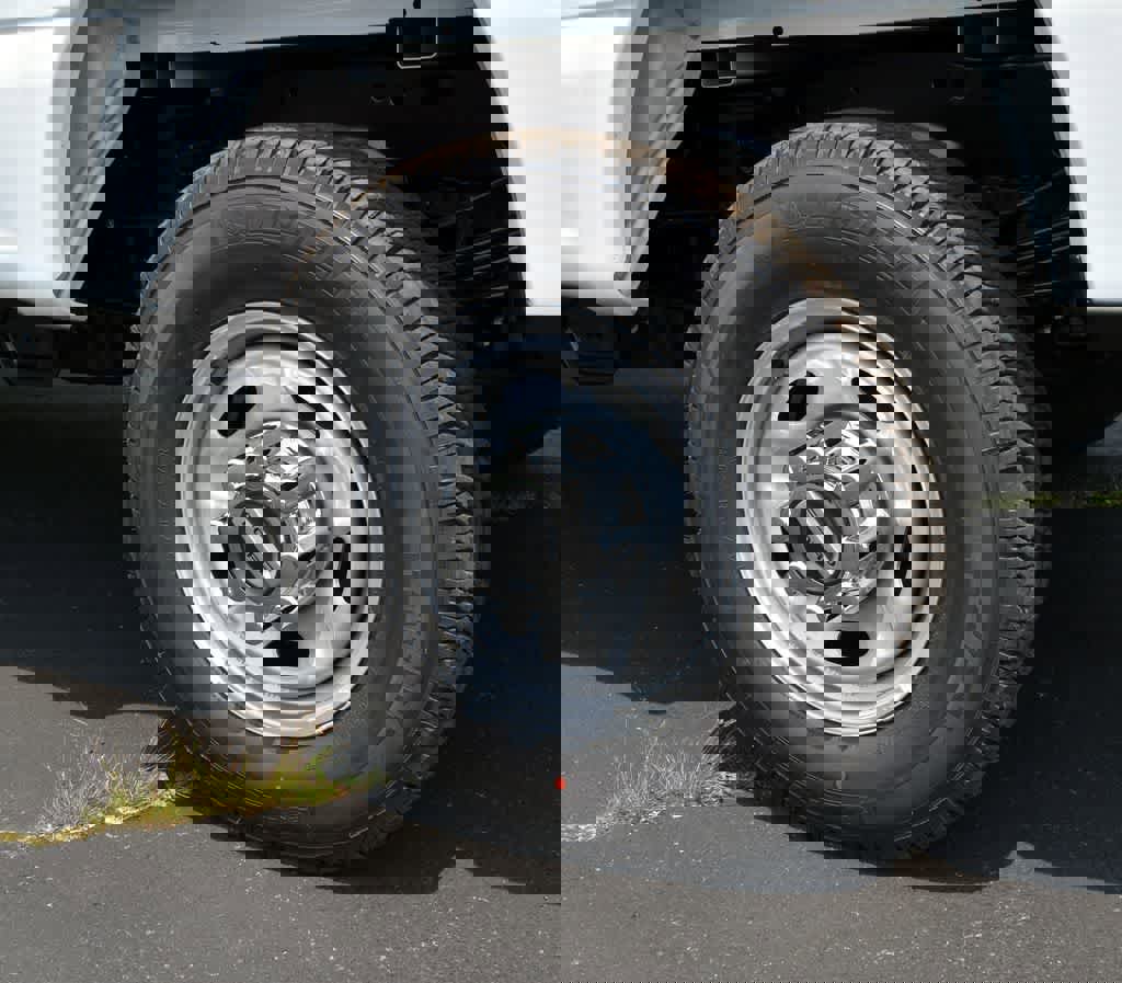 New 2025 Ford F350 XL w/ XL Chrome Package image 18