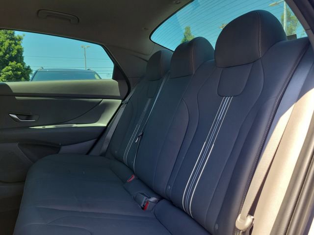 Used 2023 Hyundai Elantra SEL w/ Convenience Package FWD image 8