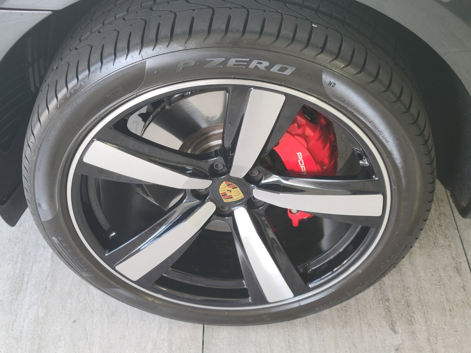 Used 2025 Porsche Macan S image 9