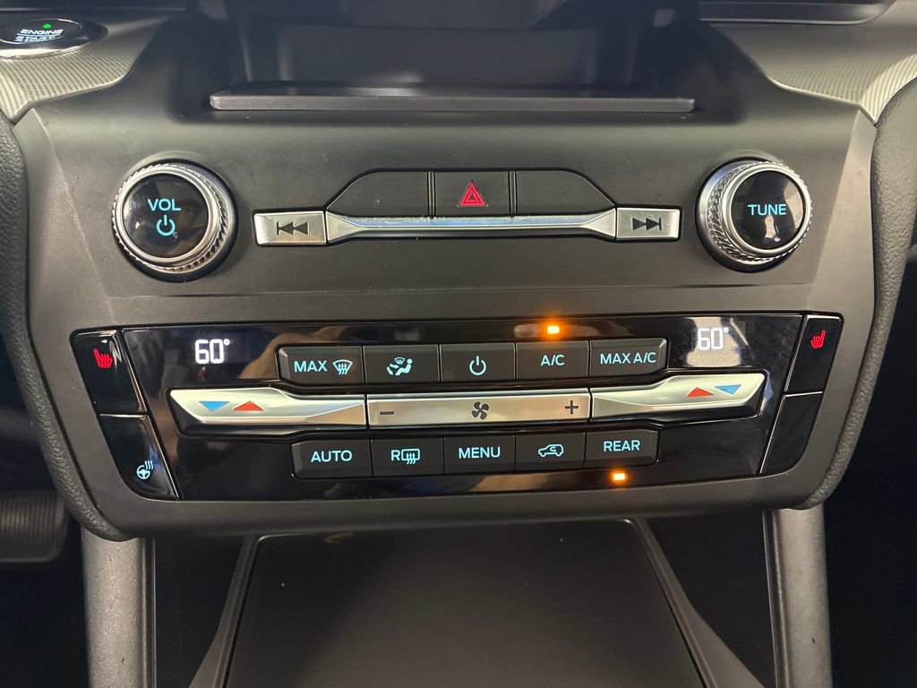 Used 2020 Ford Explorer XLT w/ Equipment Group 202A AWD/4WD image 20