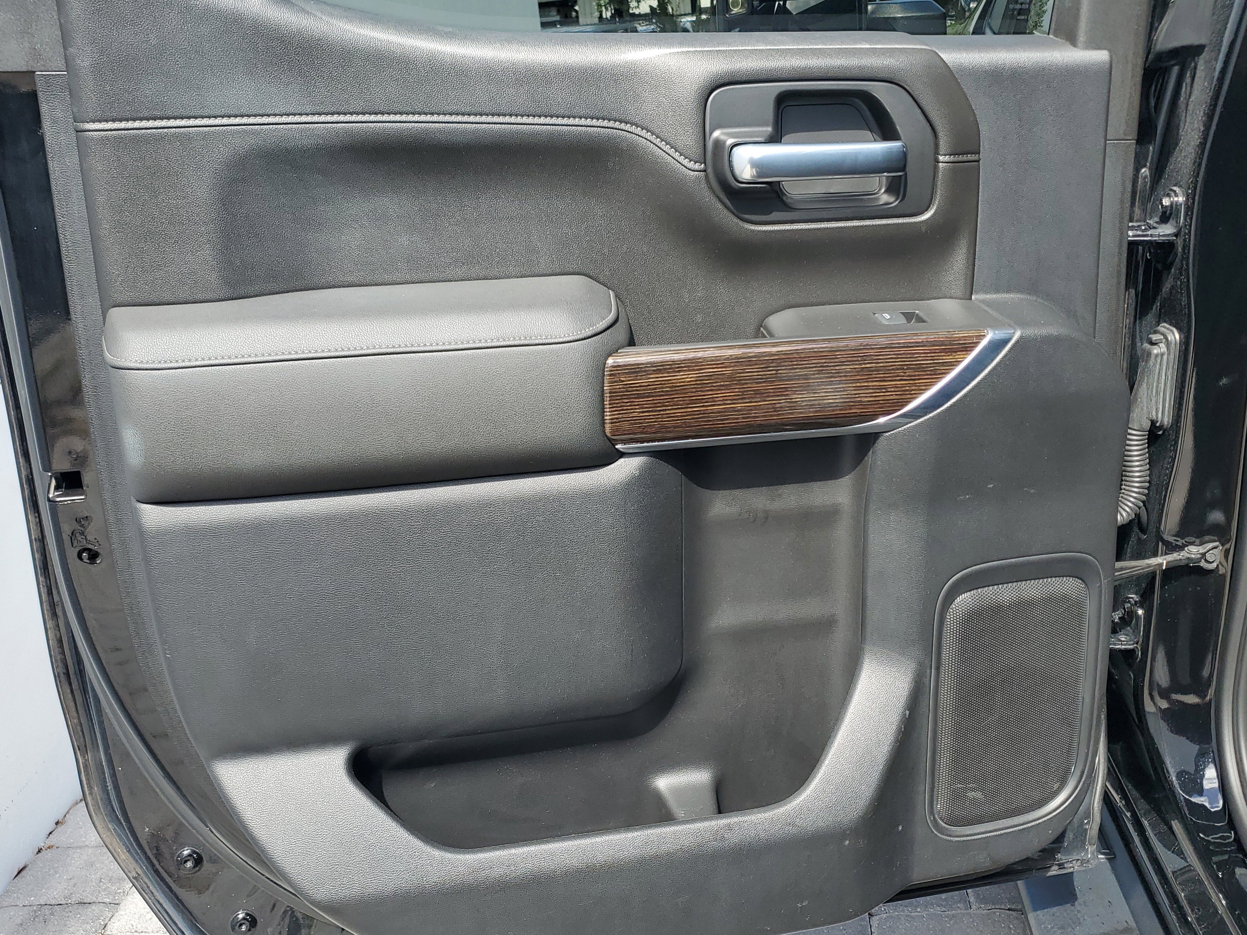 Used 2021 GMC Sierra 1500 Elevation w/ Preferred Package image 11