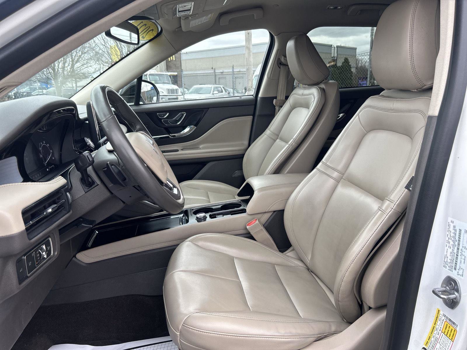 Used 2021 Lincoln Corsair FWD image 11