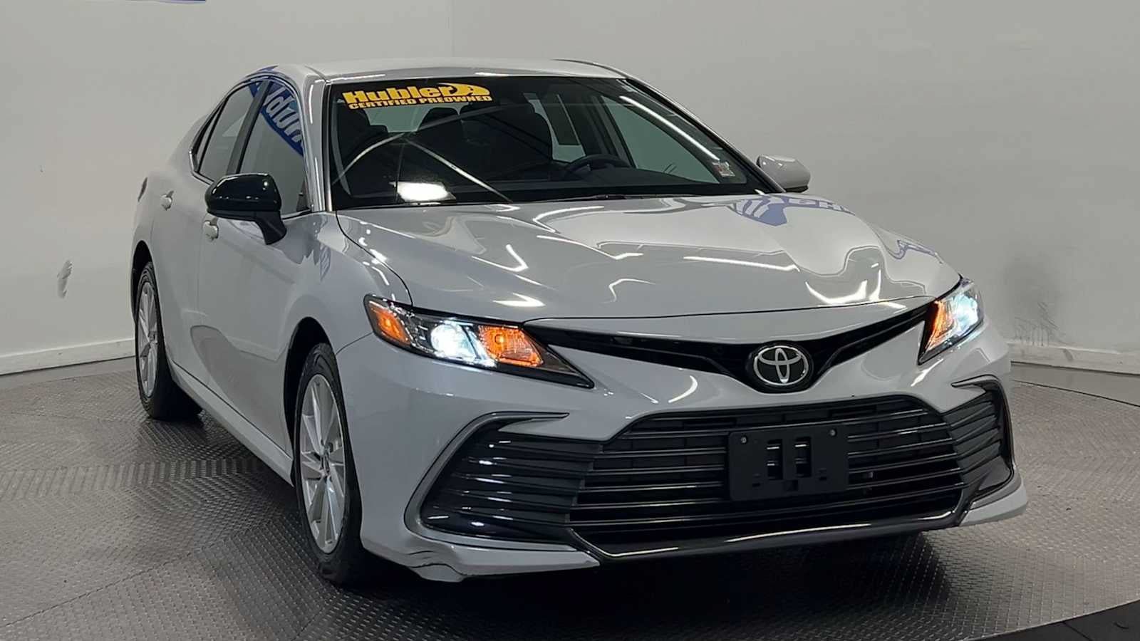 Used 2022 Toyota Camry LE w/ Carpet Mat Package (TMS) AWD/4WD image 3