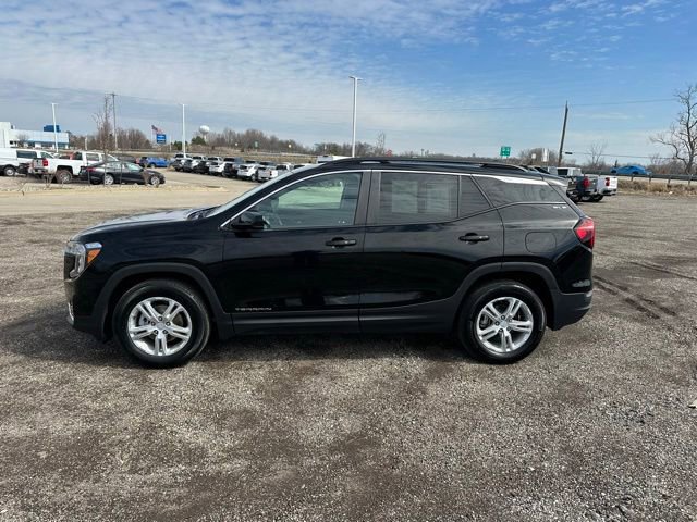 Used 2023 GMC Terrain SLE w/ Driver Convenience Package image 10