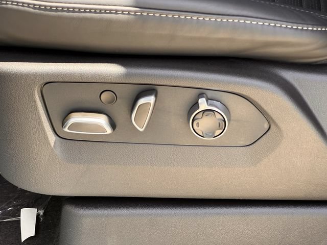 New 2026 Cadillac Escalade Platinum Sport w/ LPO, ONYX Package AWD/4WD image 21