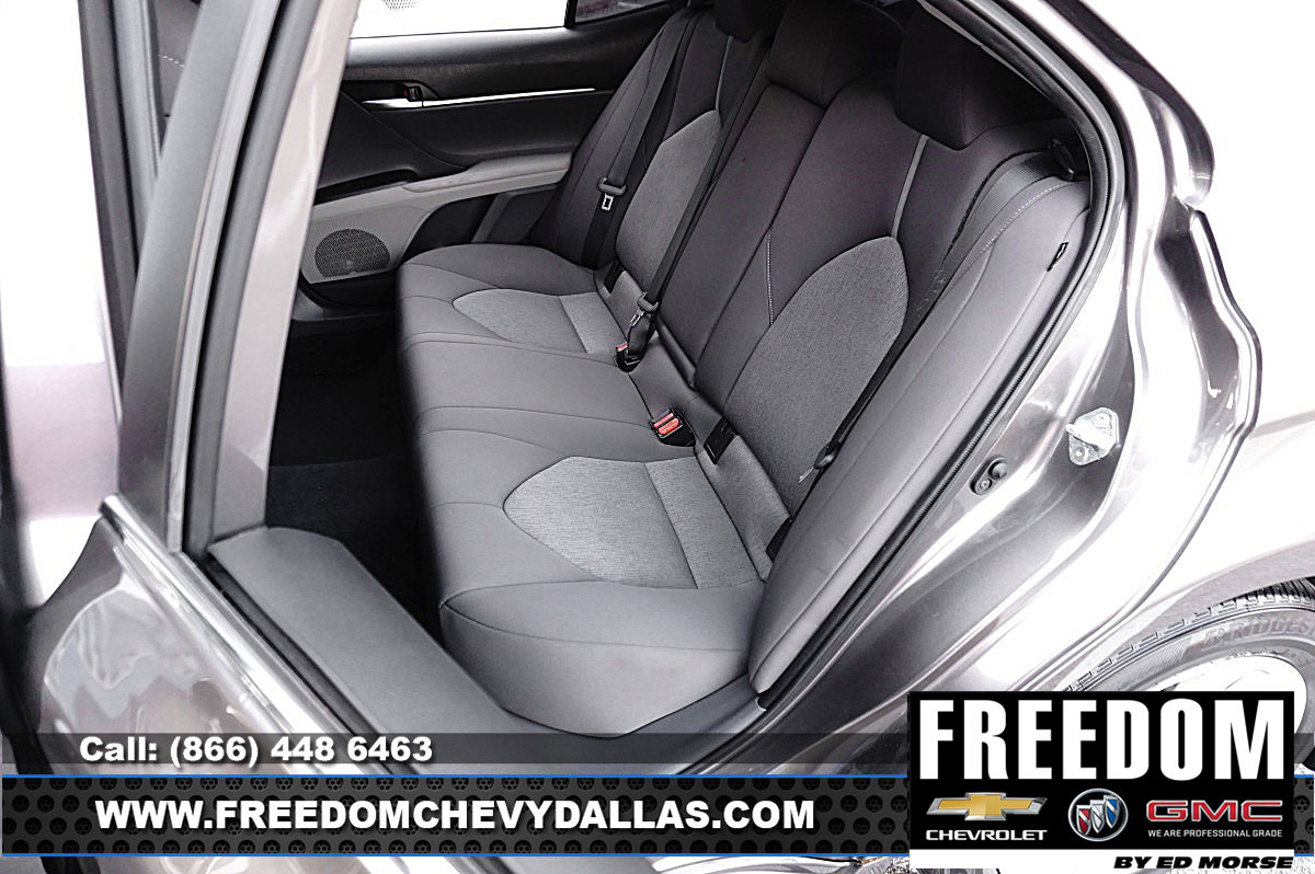 Used 2022 Toyota Camry LE image 10