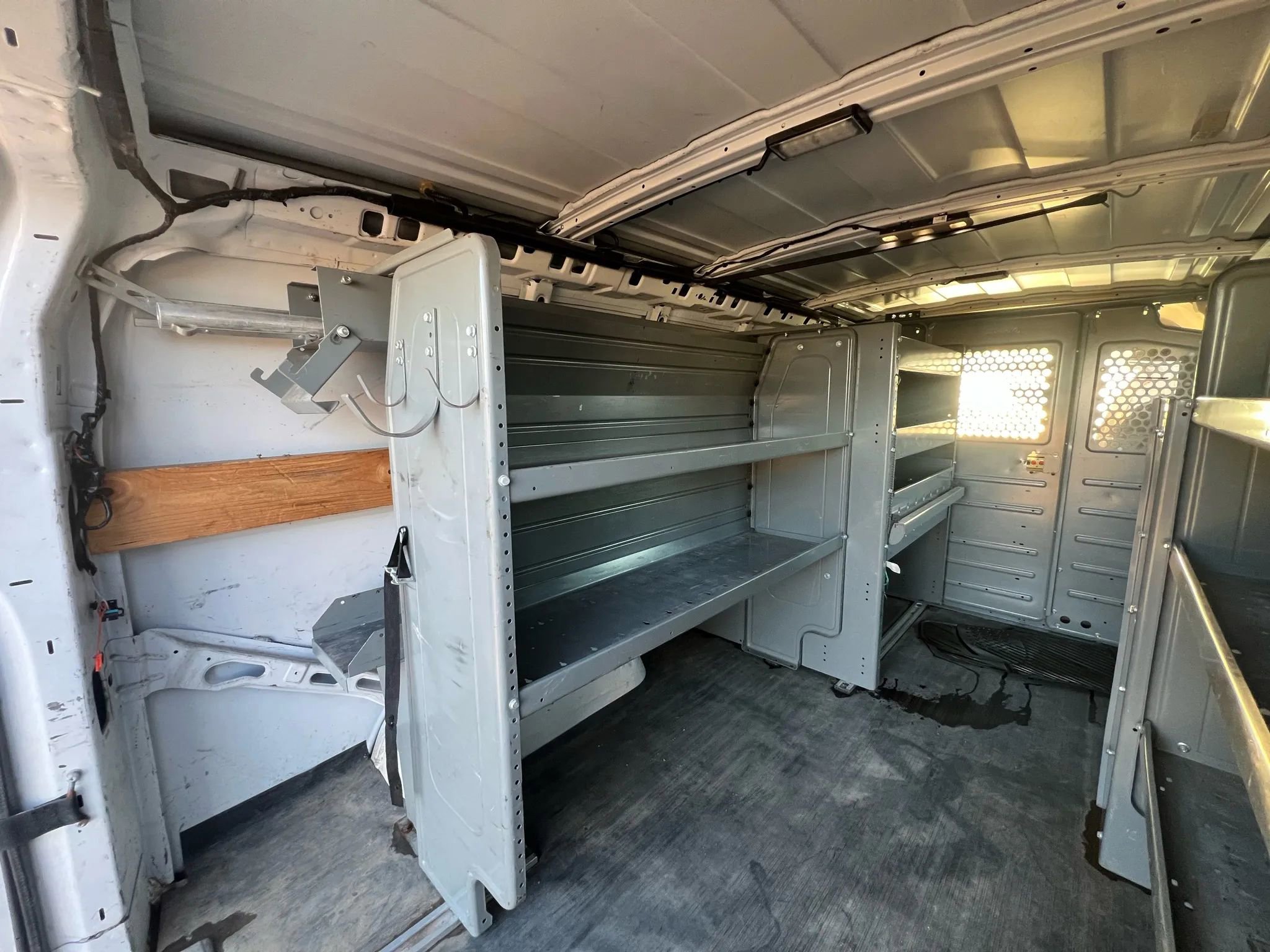 Used 2015 Chevrolet Express 2500 image 16