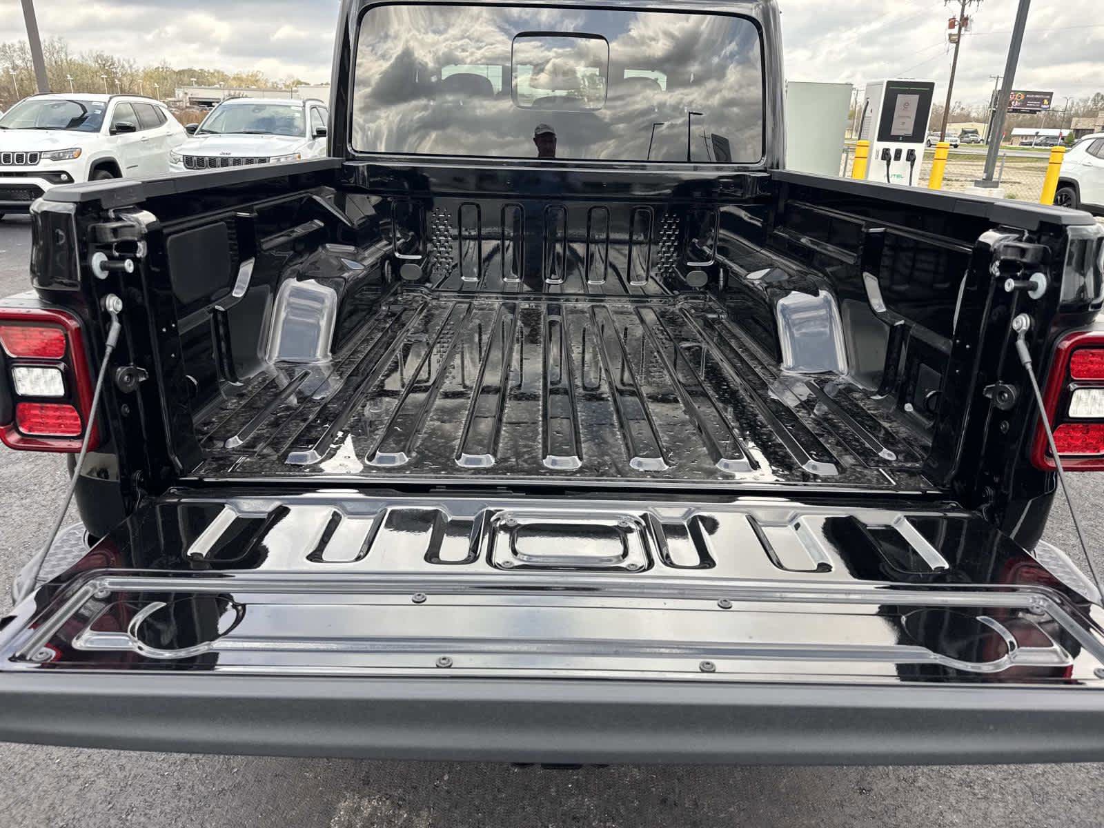 New 2026 Jeep Gladiator Mojave AWD/4WD image 7