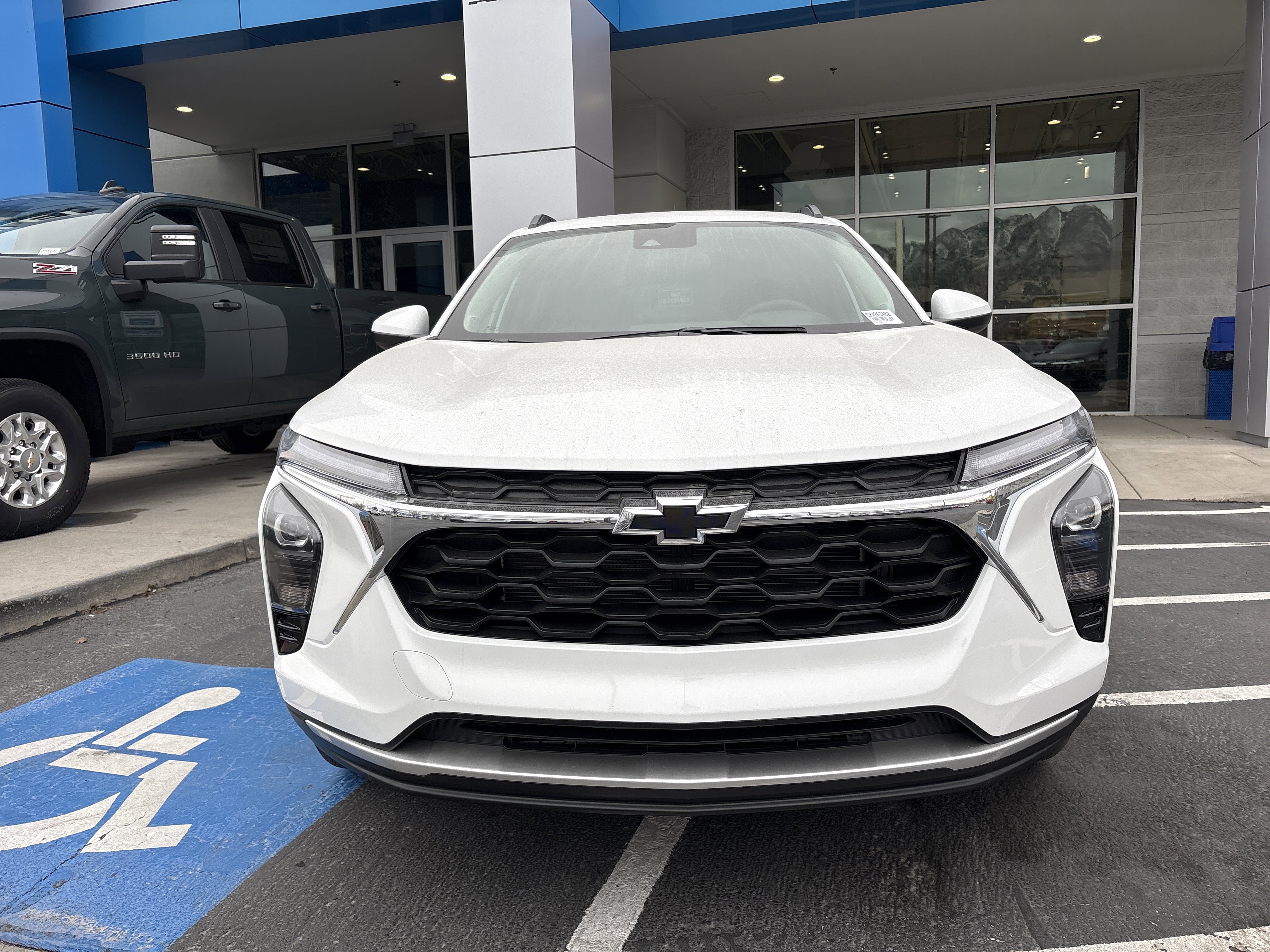 New 2026 Chevrolet Trax LT w/ Driver Confidence Package FWD image 8