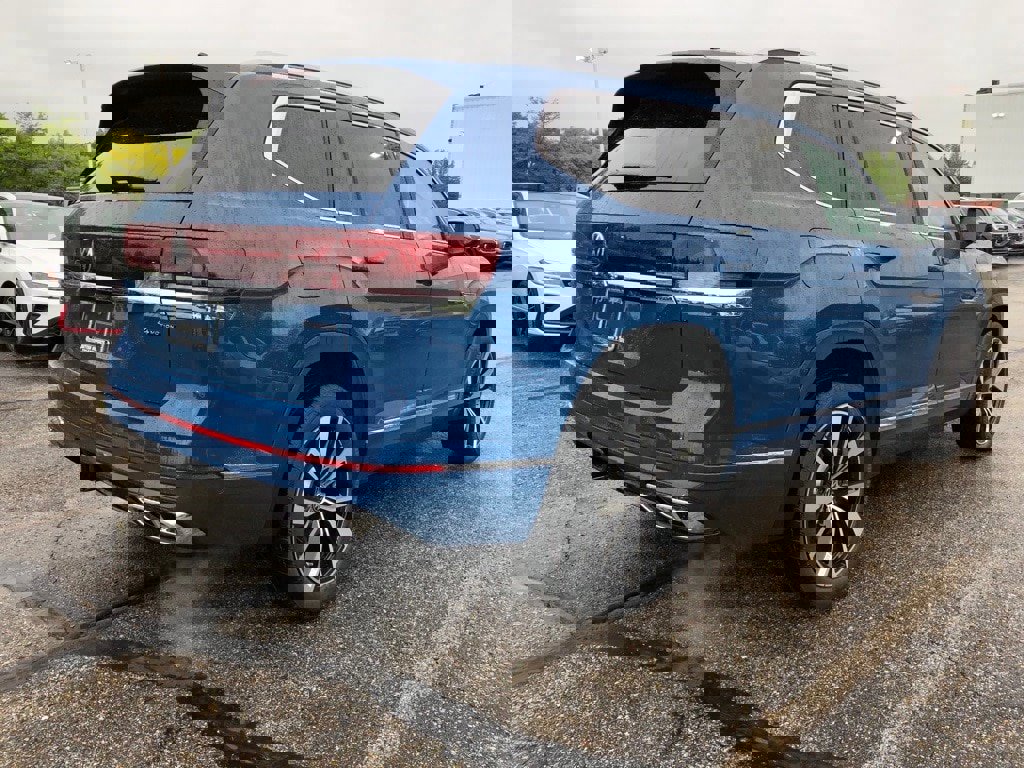 New 2025 Volkswagen Atlas SEL Premium R-Line image 6