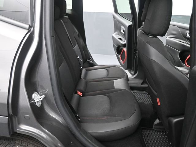 Used 2016 Jeep Renegade Trailhawk AWD/4WD image 15