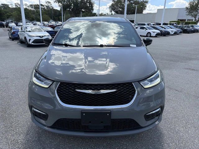 Used 2025 Chrysler Pacifica Select FWD image 6