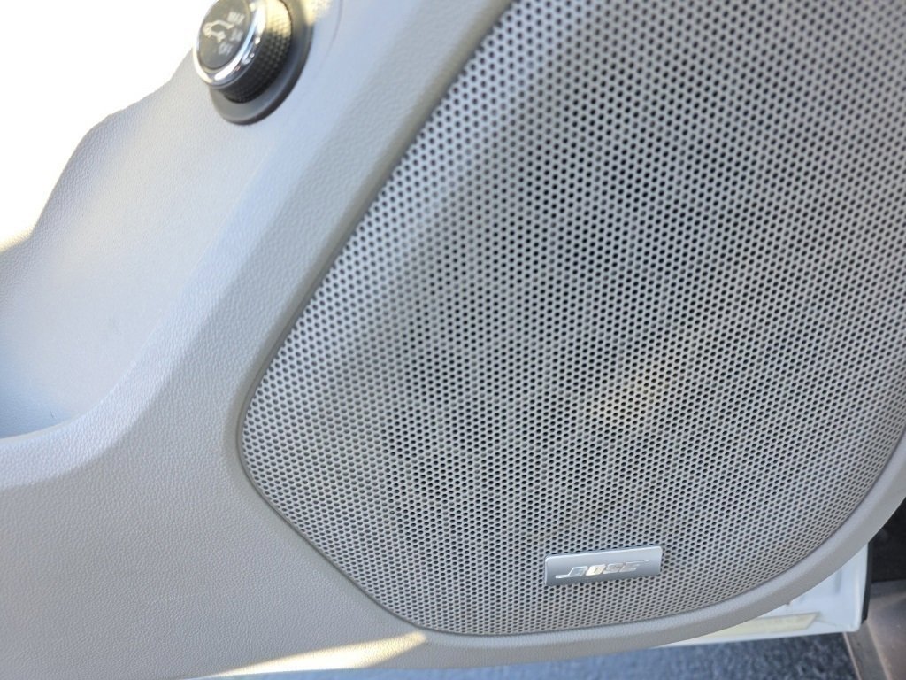 Used 2020 GMC Acadia SLT w/ Driver Alert Package II image 18