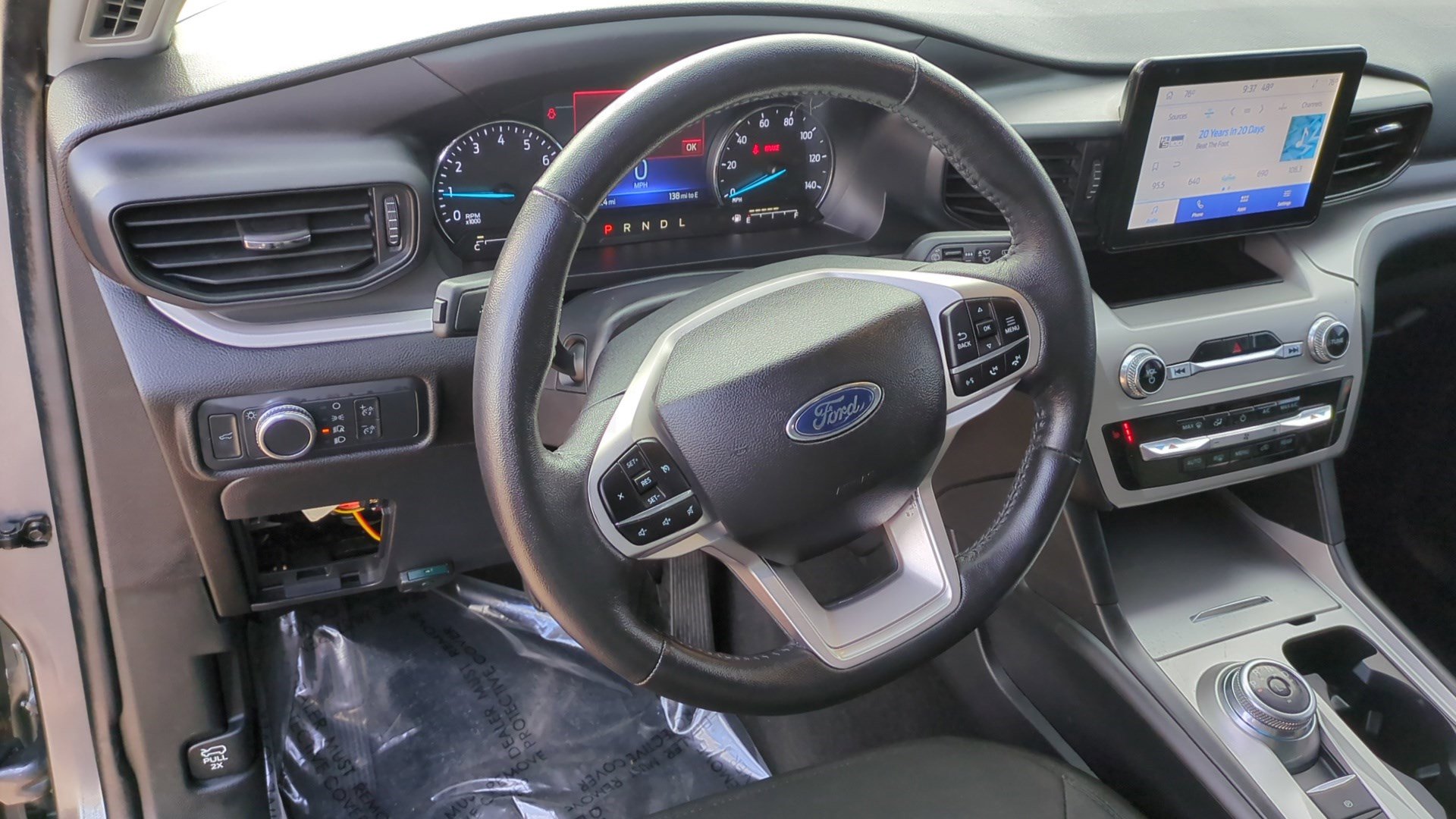 Used 2022 Ford Explorer XLT image 15