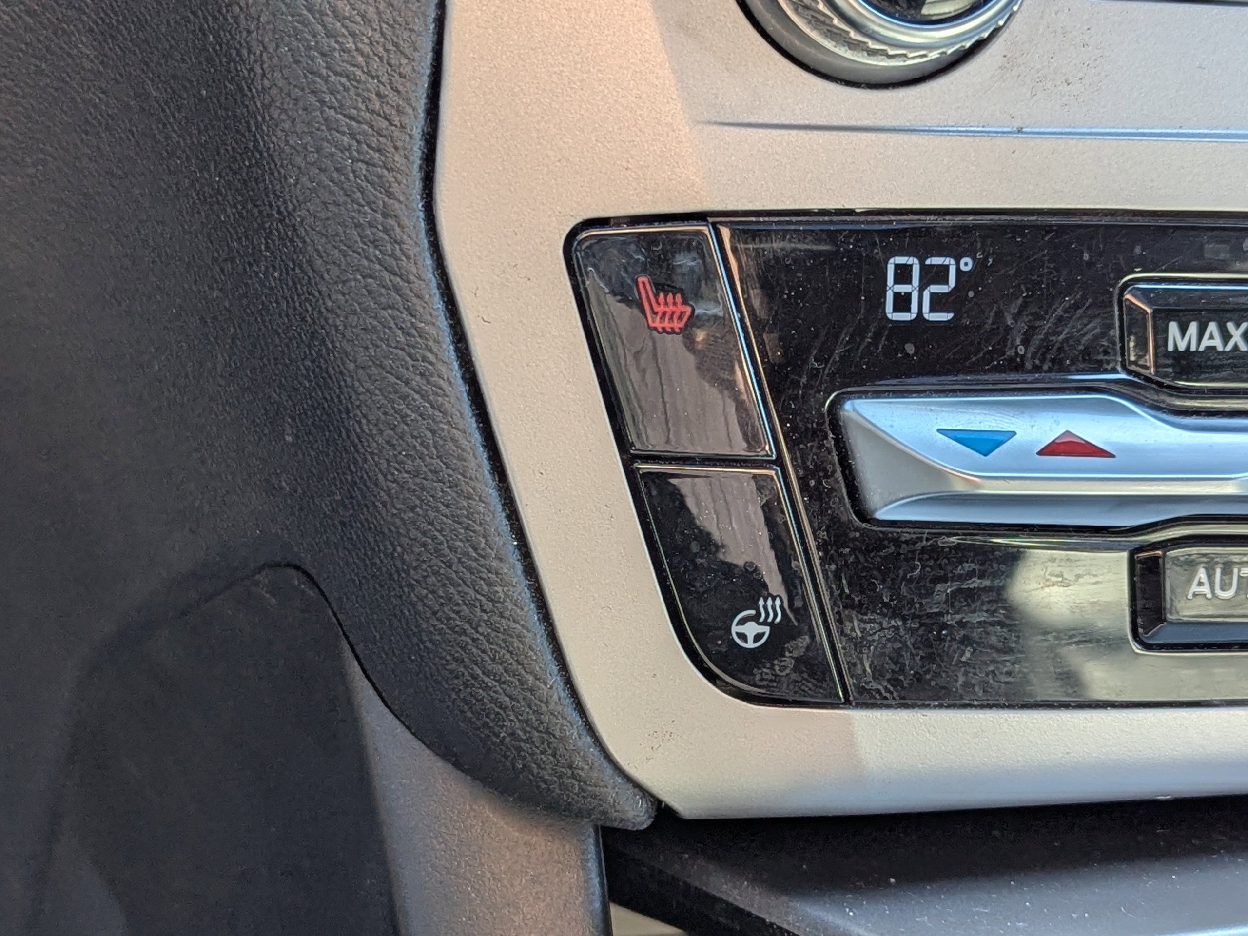 Used 2020 Ford Explorer XLT w/ Equipment Group 202A image 26