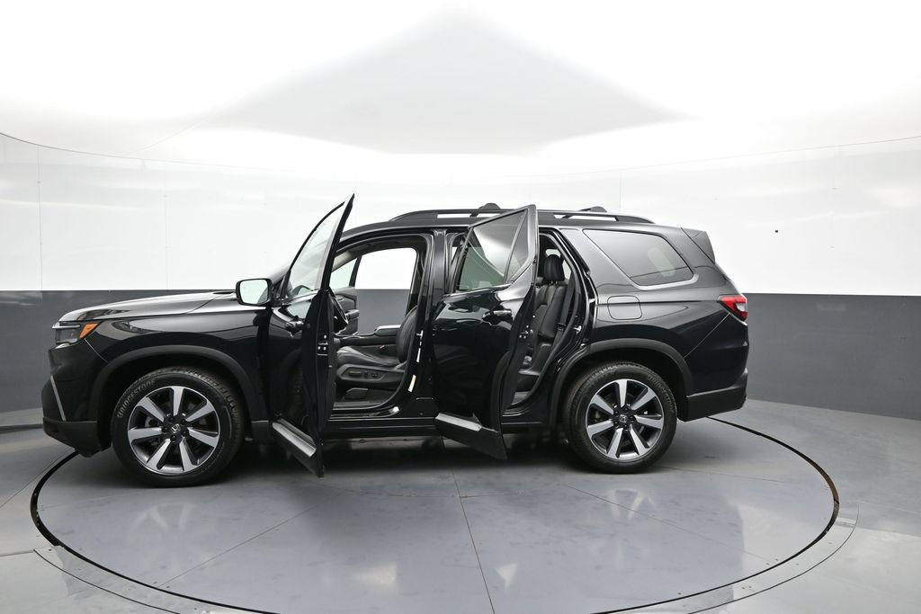 Certified 2025 Honda Pilot Touring image 46