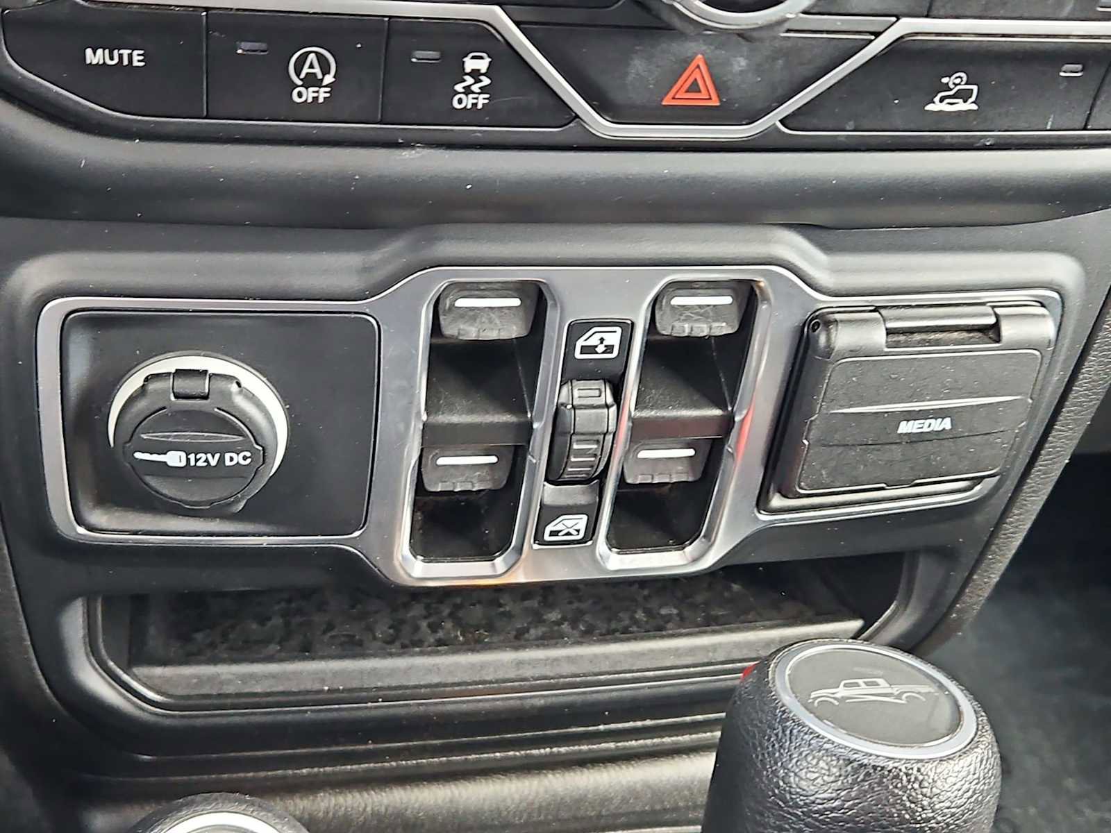 Used 2023 Jeep Gladiator Overland image 29