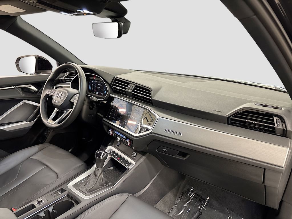 Certified 2025 Audi Q3 2.0T Premium w/ Convenience Package image 10