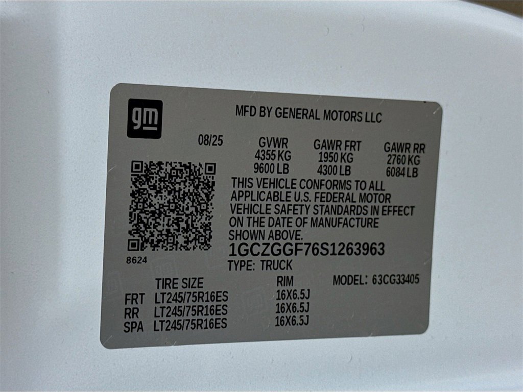 New 2025 Chevrolet Express 3500 w/ Driver Convenience Package image 18