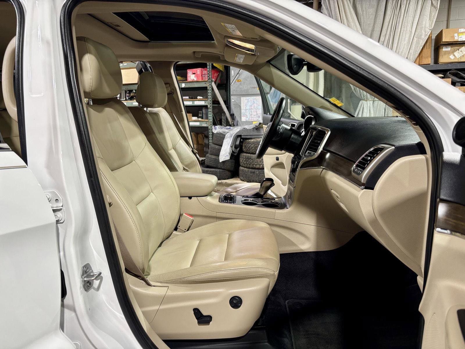 Used 2017 Jeep Grand Cherokee Limited image 7