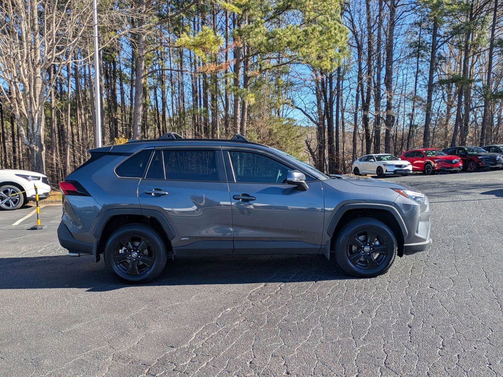 Used 2022 Toyota RAV4 XLE image 4