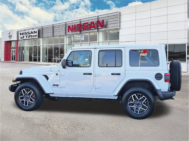 Used 2025 Jeep Wrangler Sahara image 7