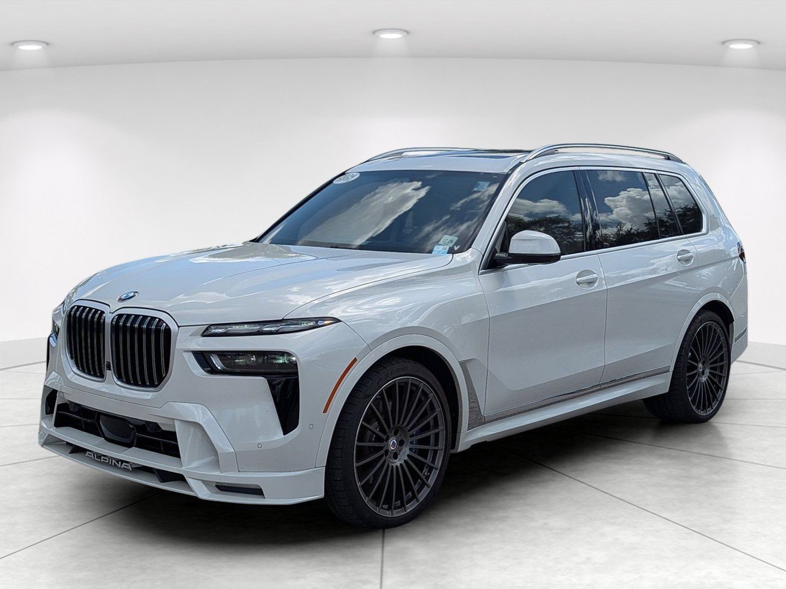 Used 2024 BMW ALPINA XB7 AWD/4WD image 3
