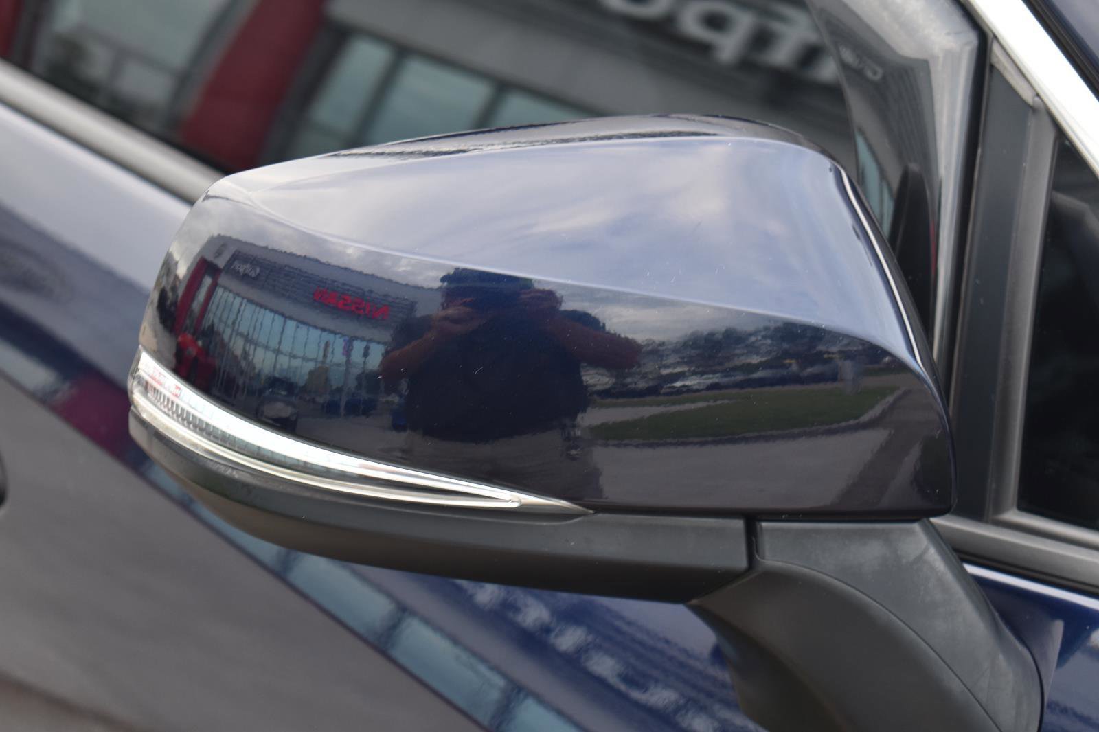 Used 2020 Toyota RAV4 XLE Premium FWD image 17
