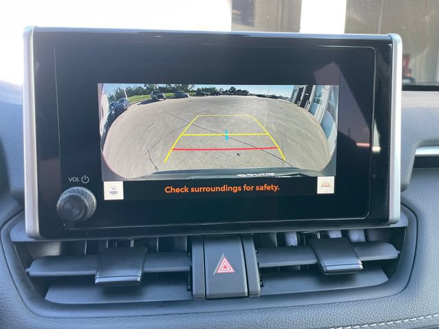 Used 2025 Toyota RAV4 XLE AWD/4WD image 21