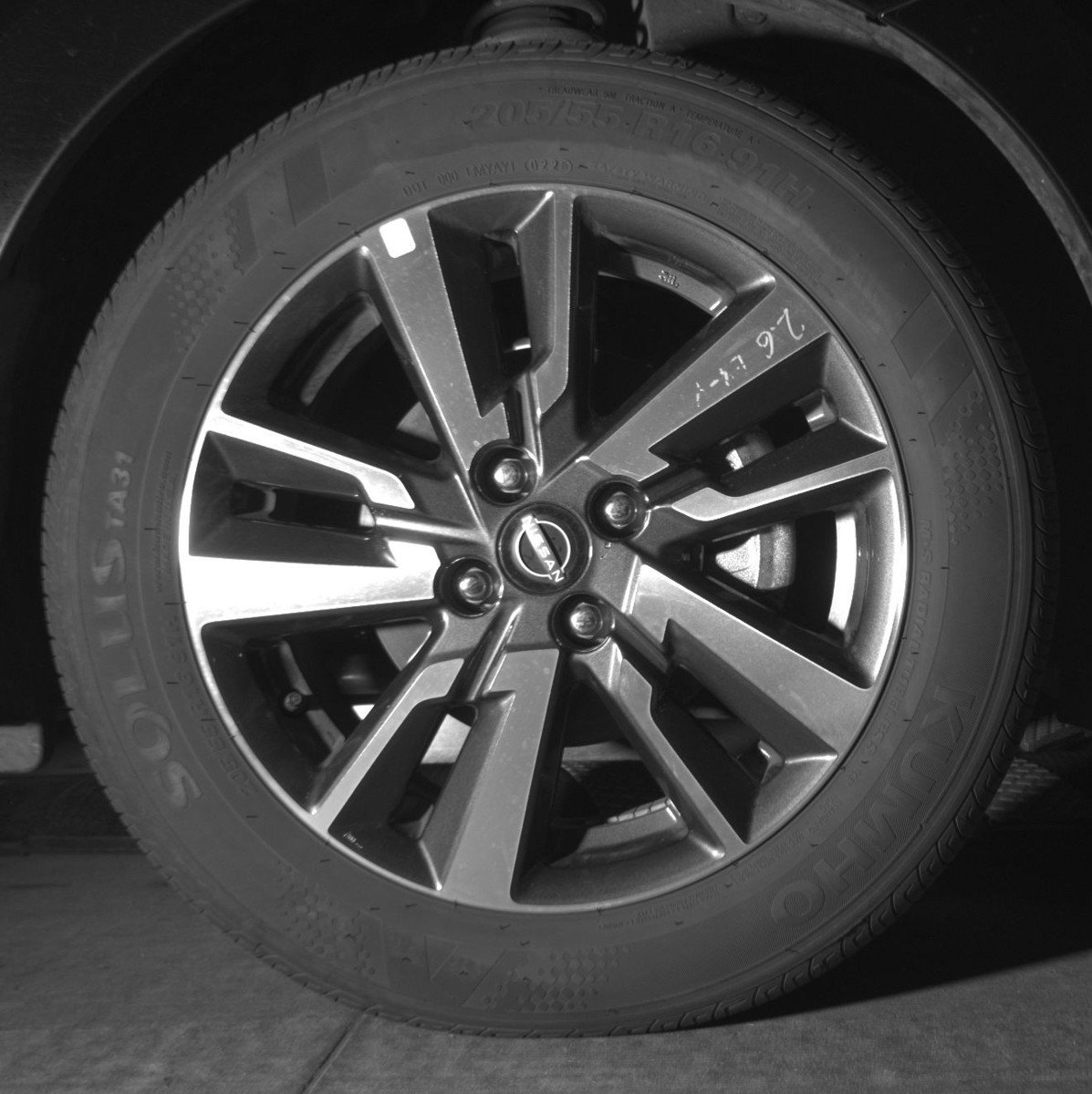 Used 2025 Nissan Versa SV image 13