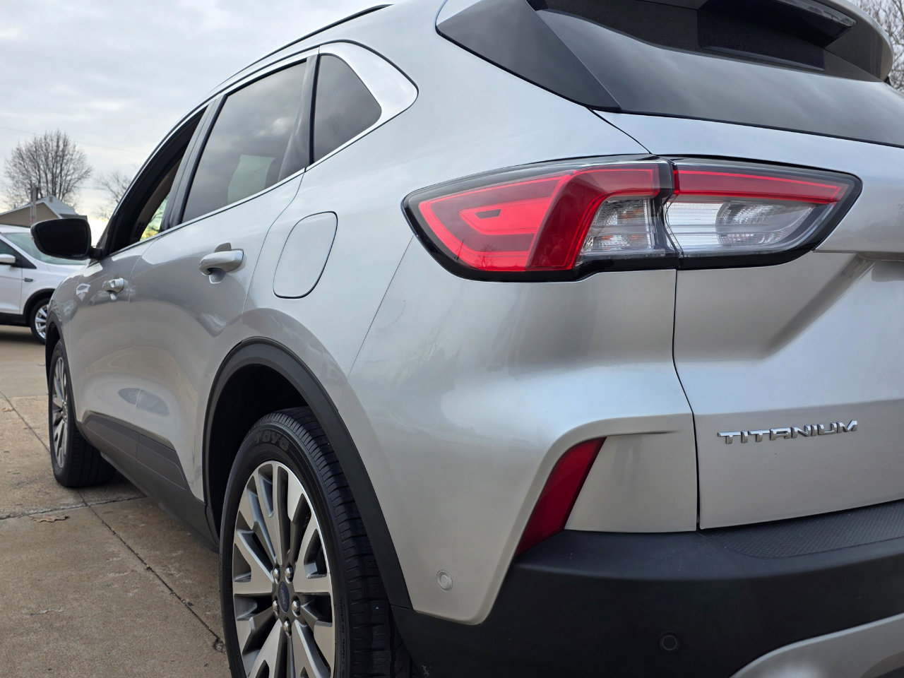 Used 2020 Ford Escape Titanium w/ Titanium Premium Package 2.0 image 15