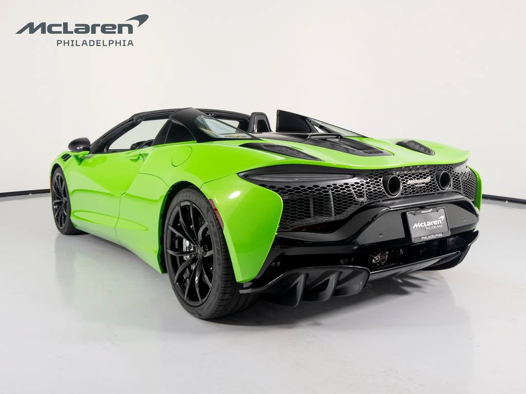 Used 2025 McLaren Artura Spider RWD image 4