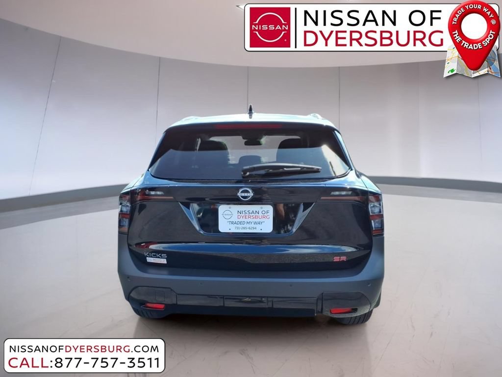 New 2026 Nissan Kicks SR w/ SR Premium Package FWD image 4