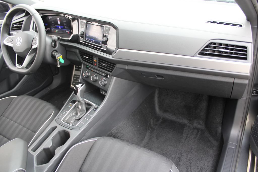 Certified 2024 Volkswagen Jetta Sport FWD image 25