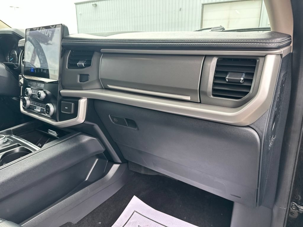 Used 2023 Ford Expedition XLT AWD/4WD image 50