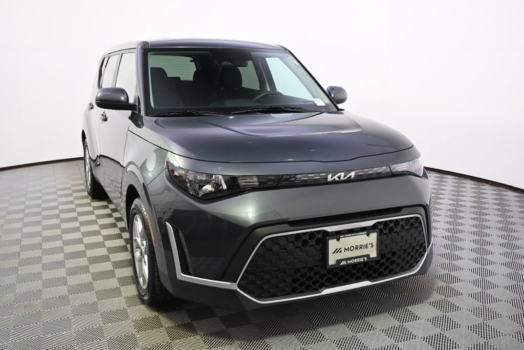 Used 2025 Kia Soul LX w/ LX Technology Package FWD image 9
