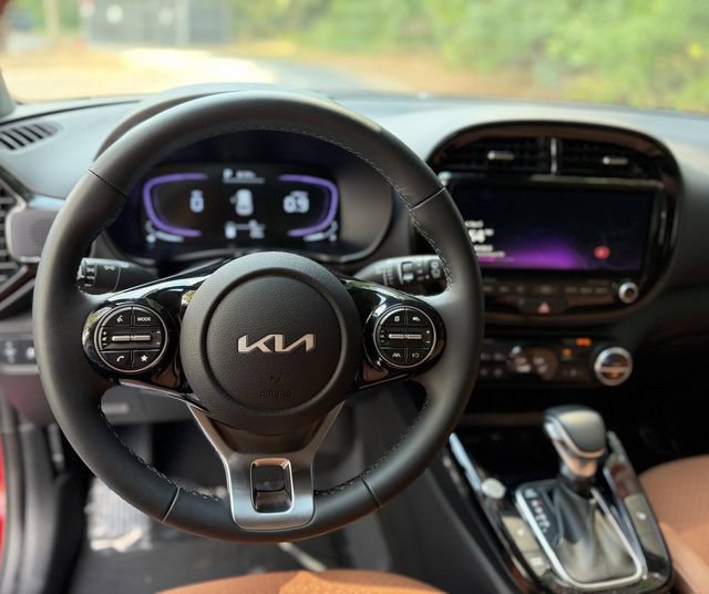 Certified 2025 Kia Soul EX FWD image 15