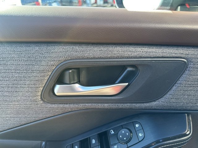 Used 2023 Nissan Rogue SV image 14