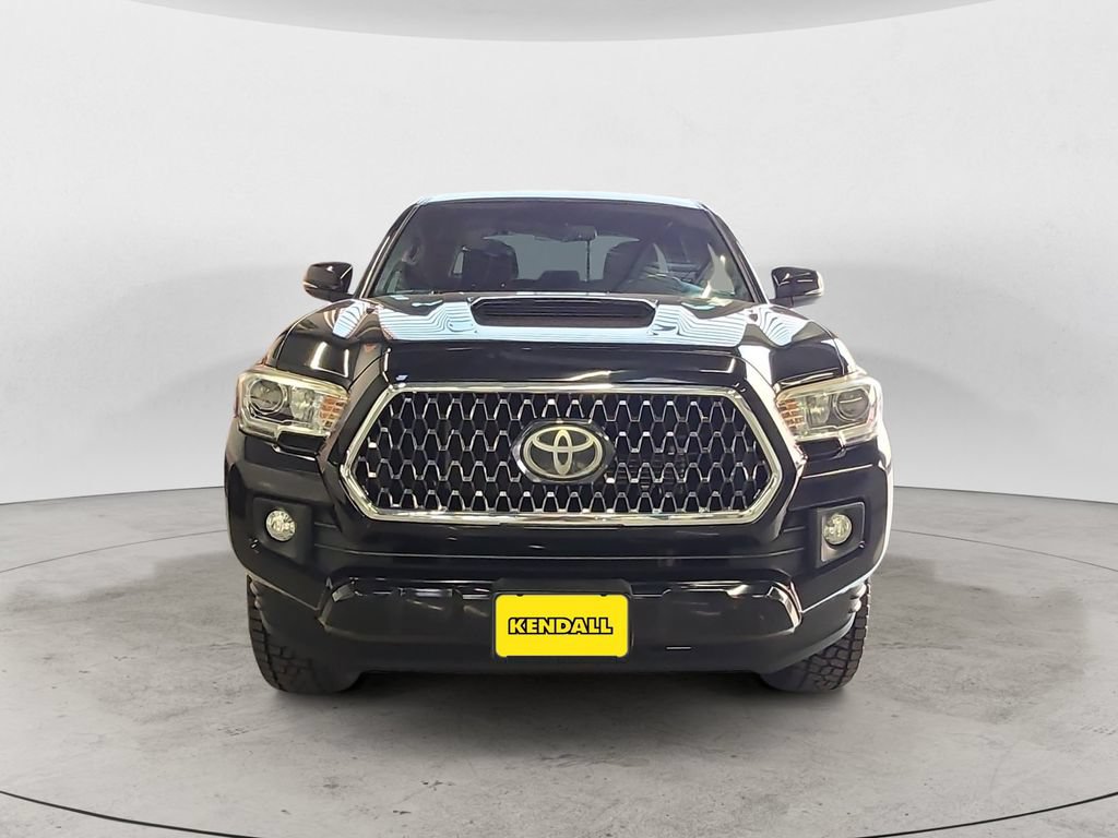 Used 2019 Toyota Tacoma TRD Sport AWD/4WD image 2