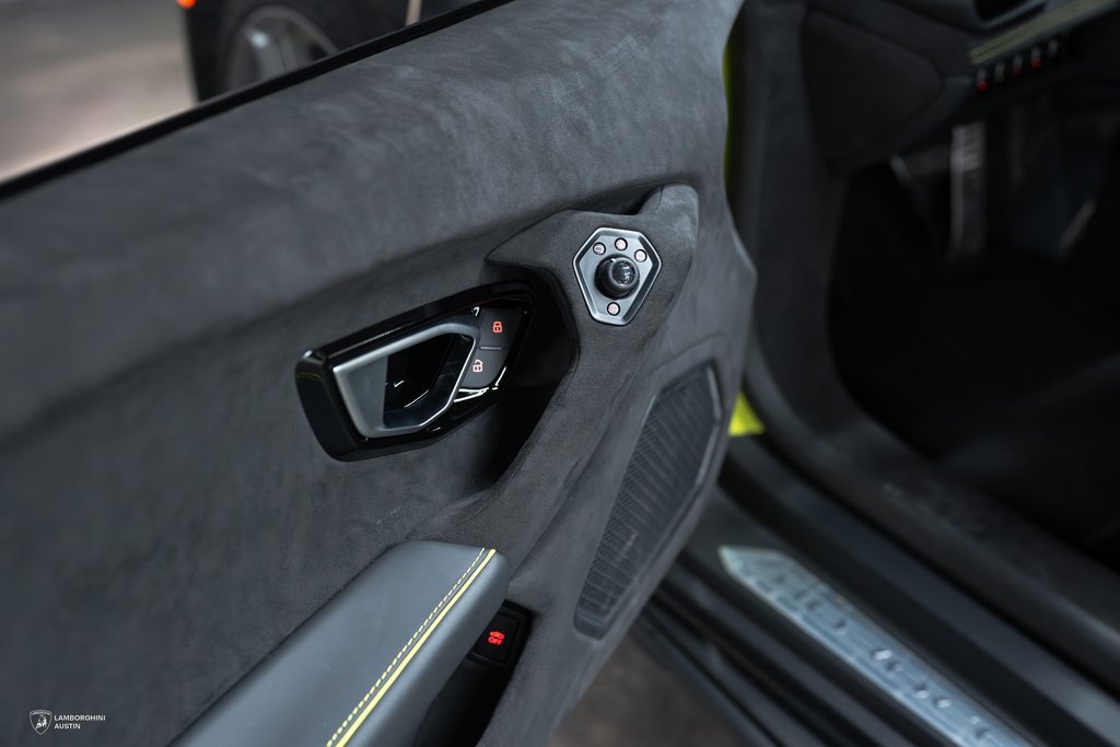 Used 2024 Lamborghini Huracan Sterrato image 23