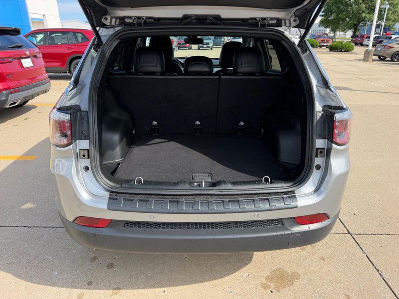 Used 2024 Jeep Compass Limited AWD/4WD image 4