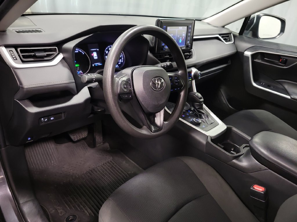 Used 2022 Toyota RAV4 LE AWD/4WD image 16