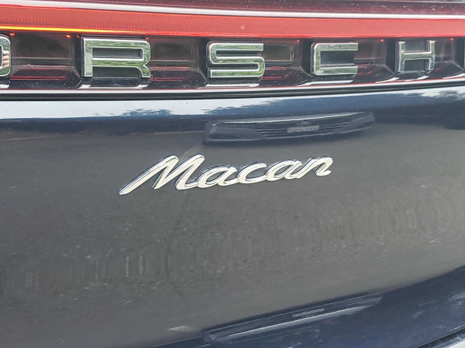 Used 2023 Porsche Macan AWD/4WD image 7