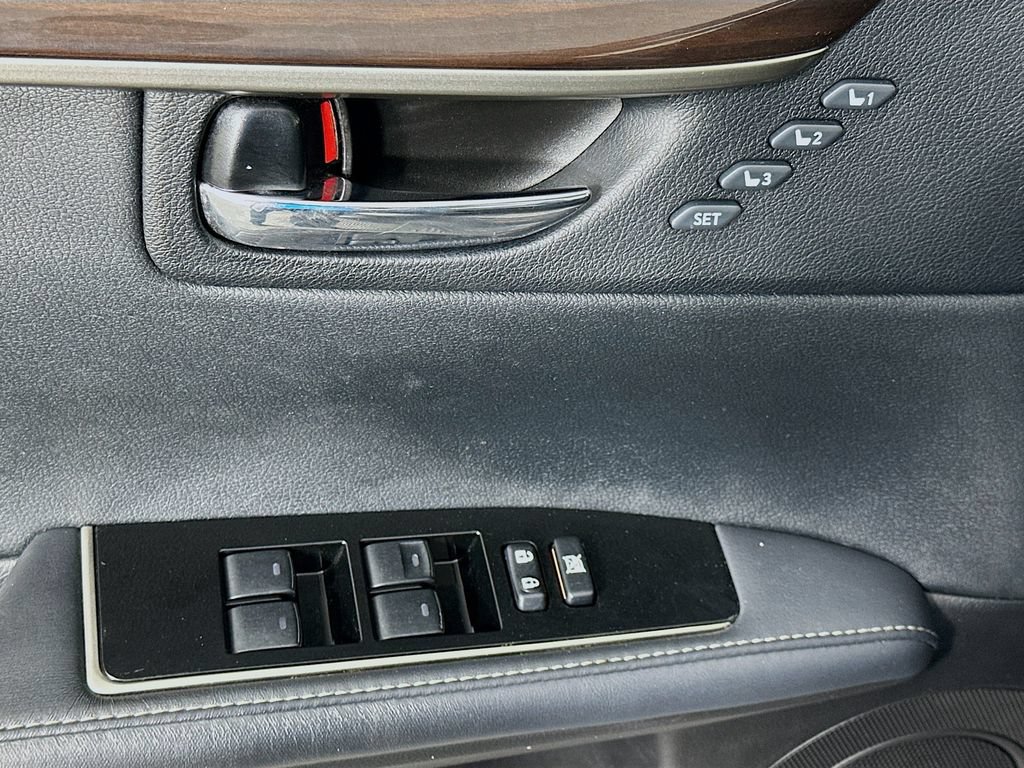 Used 2017 Lexus ES 350 w/ Luxury Package FWD image 18