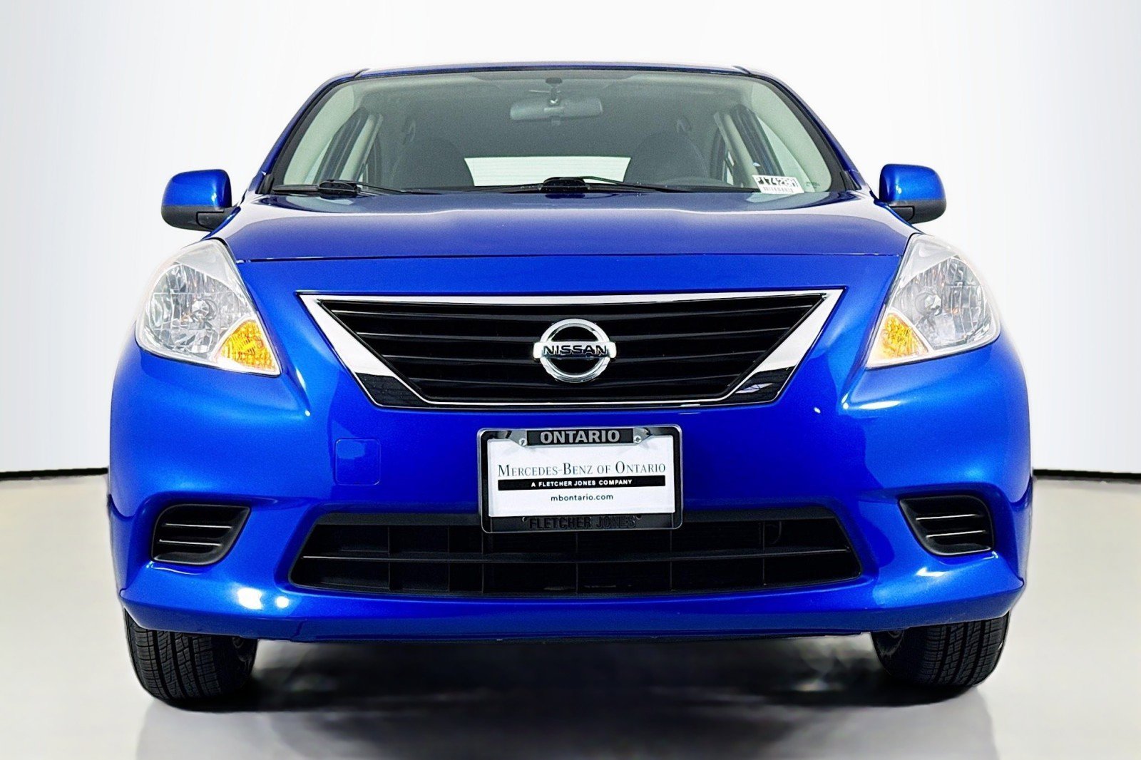 Used 2014 Nissan Versa SV w/ Convenience Package image 2