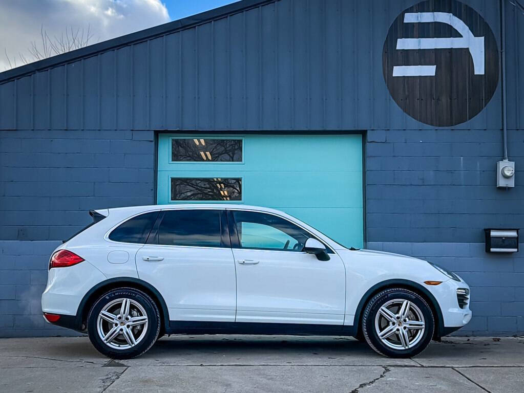 Used 2013 Porsche Cayenne S image 10
