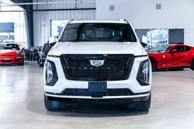 Used 2025 Cadillac Escalade Sport Platinum w/ LPO, ONYX Package image 9