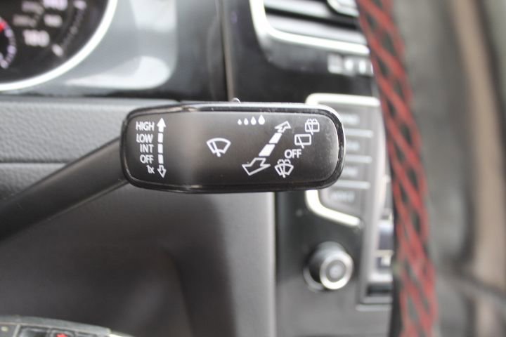 Used 2016 Volkswagen Golf S image 20